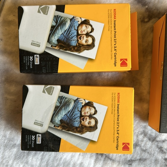 Used to take x2 photos from film. Needed bigger camera and film for scrapbook. - Picture 2 of 3